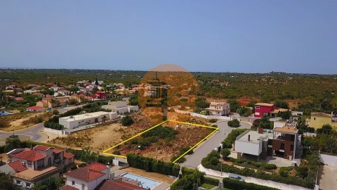 Terreno para Venda em Quelfes