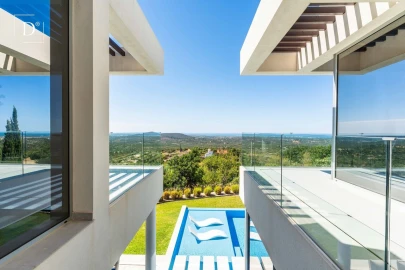 Moradia T4 para Venda em Loule (São Sebastião)