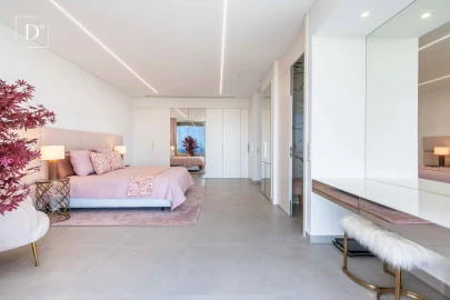 Moradia T4 para Venda em Loule (São Sebastião)