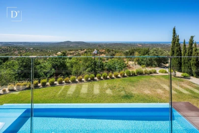Moradia T4 para Venda em Loule (São Sebastião)