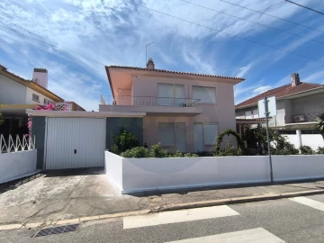 Moradia T8 para Venda em Tramagal