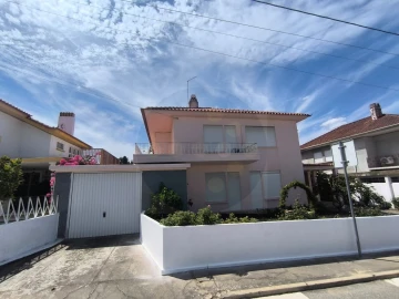 Moradia T8 para Venda em Tramagal