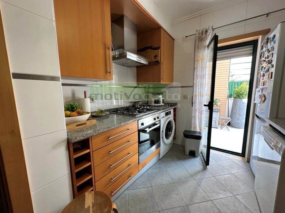 Apartamento T2 para Venda em Queluz e Belas Foto 2