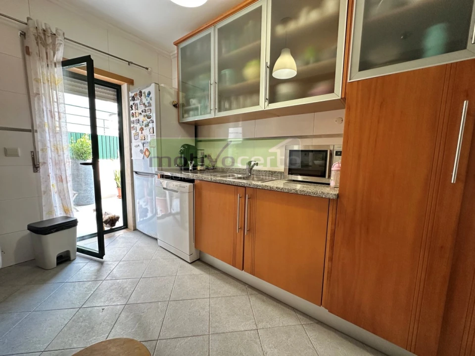 Apartamento T2 para Venda em Queluz e Belas Foto 3