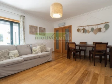 Apartamento T2 para Venda em Queluz e Belas