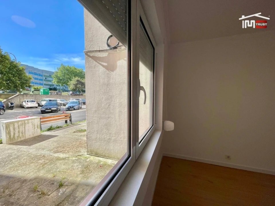 Apartamento T1 para Venda em Barreiro e Lavradio Foto 14