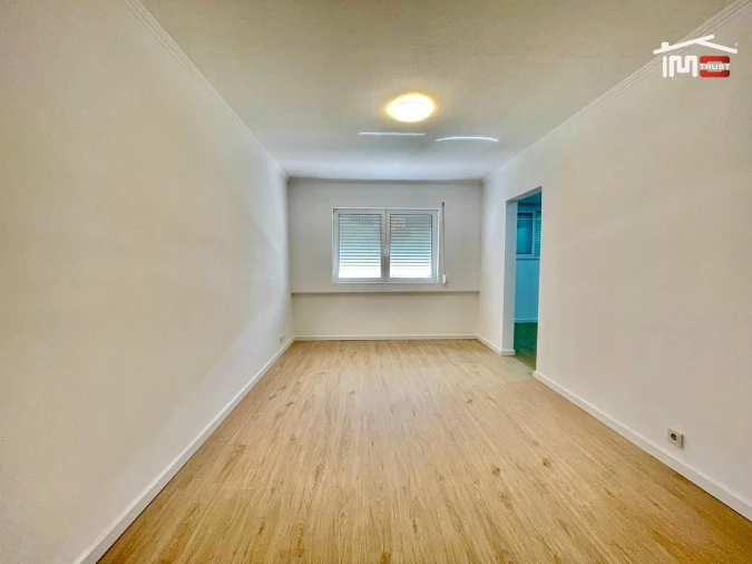 Apartamento T1 para Venda em Barreiro e Lavradio Foto 9