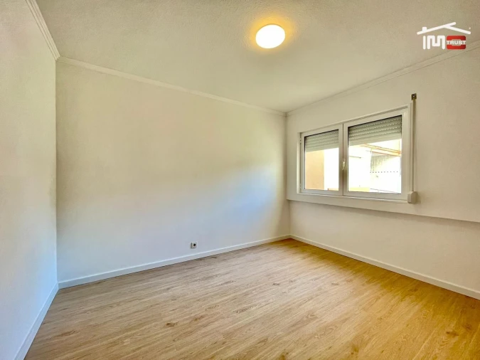 Apartamento T1 para Venda em Barreiro e Lavradio Foto 13