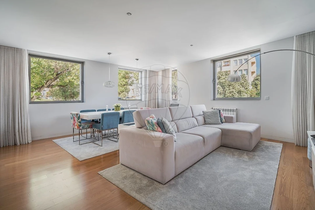 Apartamento T3 para Venda em Aldoar, Foz do Douro e Nevogilde Foto 4