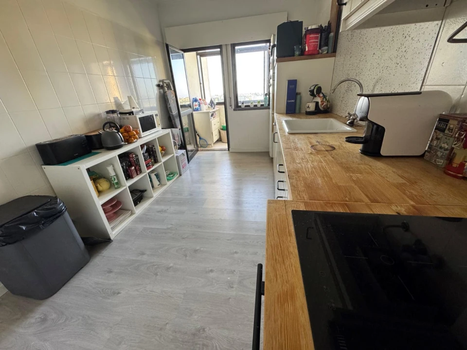 Apartamento T2 para Venda em Porto Salvo Foto 2