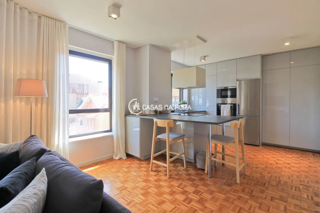 Apartamento T2 para Arrendamento em Aldoar, Foz do Douro e Nevogilde Foto 1