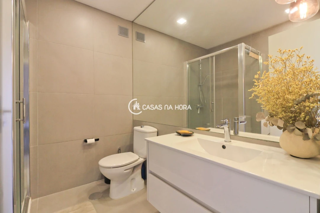 Apartamento T2 para Arrendamento em Aldoar, Foz do Douro e Nevogilde Foto 5