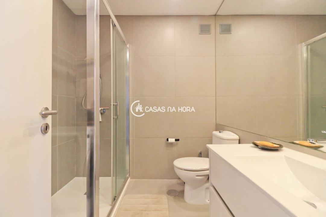 Apartamento T2 para Arrendamento em Aldoar, Foz do Douro e Nevogilde Foto 14