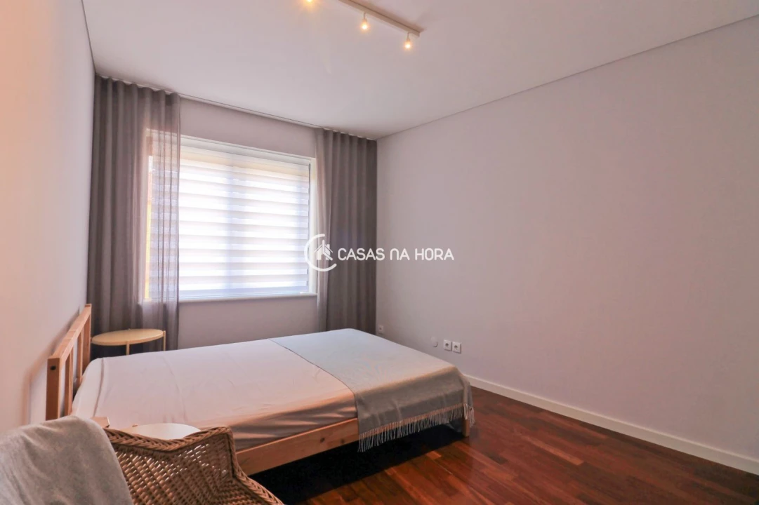 Apartamento T2 para Arrendamento em Aldoar, Foz do Douro e Nevogilde Foto 17