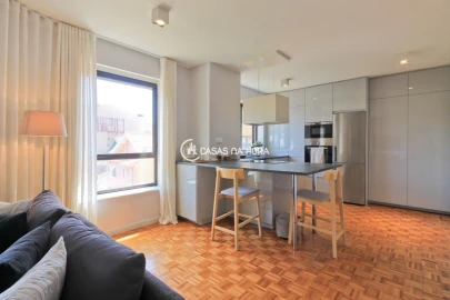 Apartamento T2 para Arrendamento em Aldoar, Foz do Douro e Nevogilde