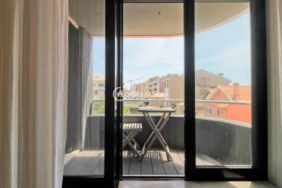 Apartamento T2 para Arrendamento em Aldoar, Foz do Douro e Nevogilde