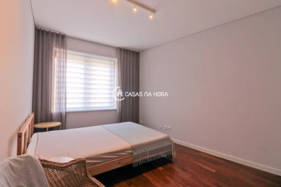 Apartamento T2 para Arrendamento em Aldoar, Foz do Douro e Nevogilde