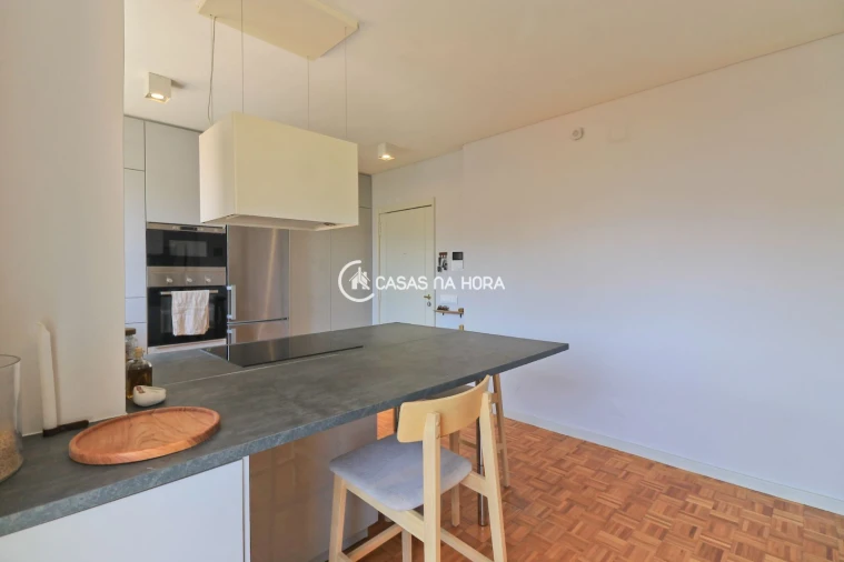 Apartamento T2 para Arrendamento em Aldoar, Foz do Douro e Nevogilde Foto 2