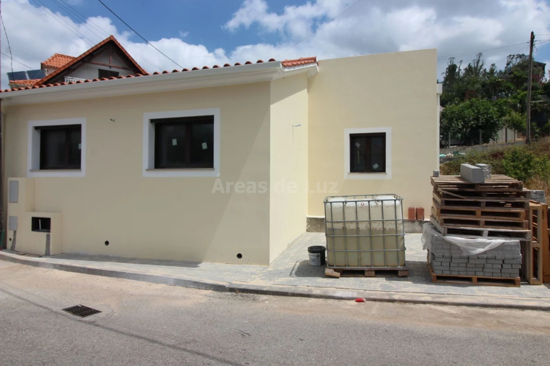 Moradia T2 para Venda em Caranguejeira Foto 3