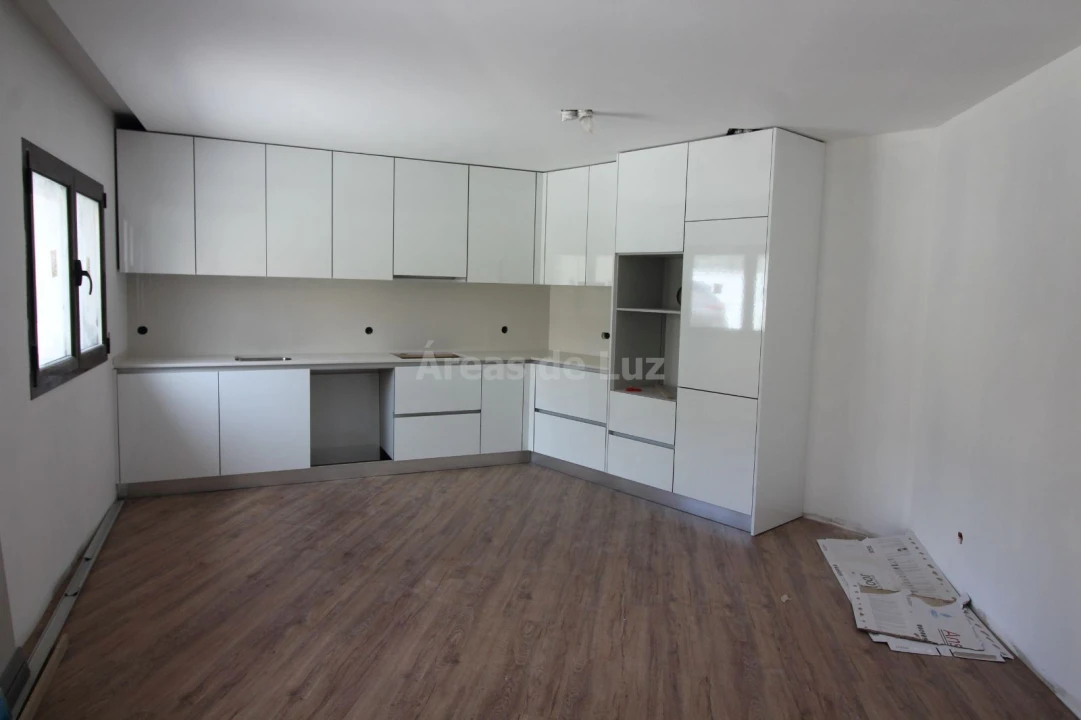 Moradia T2 para Venda em Caranguejeira Foto 5