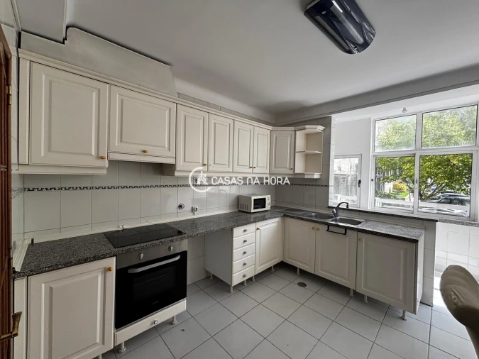 Apartamento T3 para Arrendamento em Viseu Foto 2