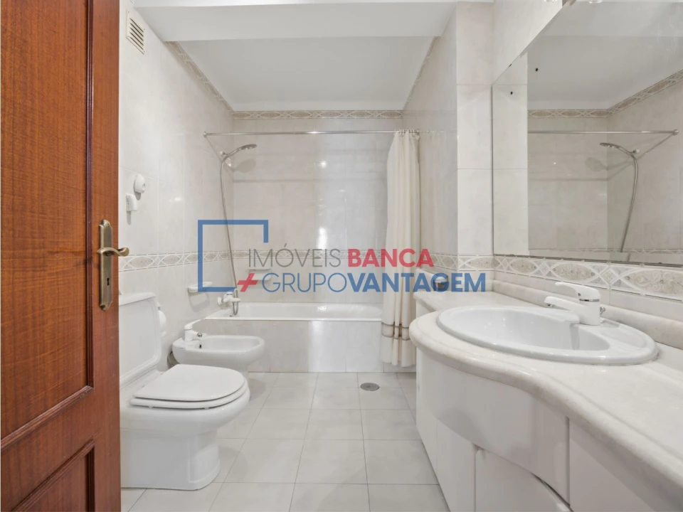 Apartamento T3 para Venda em Cidade da Maia Foto 21