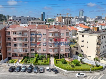 Apartamento T3 para Venda em Cidade da Maia