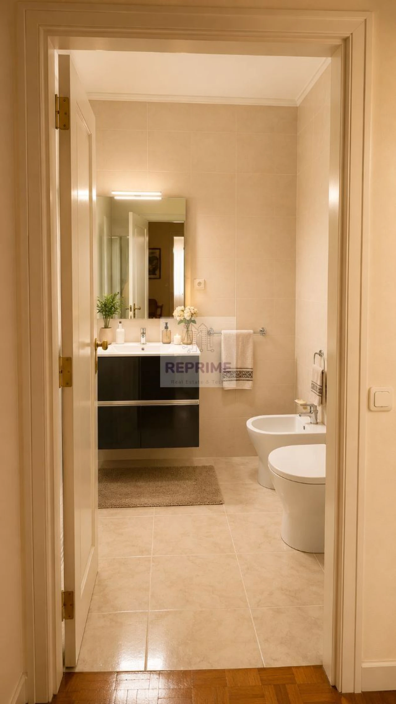 Apartamento T5 para Venda em Mafamude e Vilar do Paraíso Foto 18