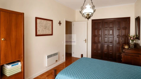 Apartamento T5 para Venda em Mafamude e Vilar do Paraíso