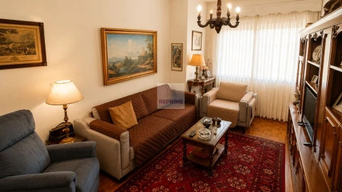 Apartamento T5 para Venda em Mafamude e Vilar do Paraíso