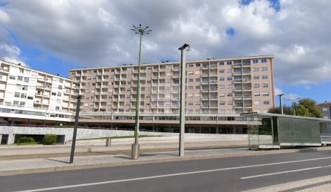 Apartamento T5 para Venda em Mafamude e Vilar do Paraíso