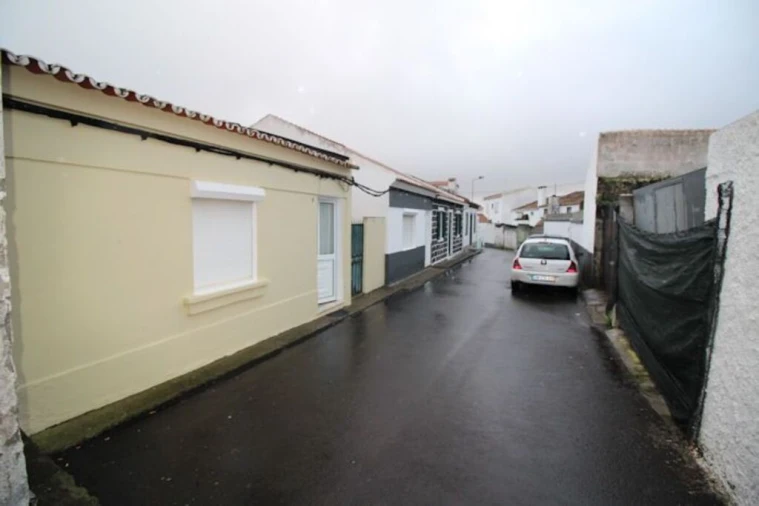 Moradia T2 para Venda em Fajã de Baixo Foto 2