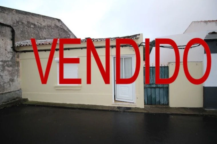 Moradia T2 para Venda em Fajã de Baixo
