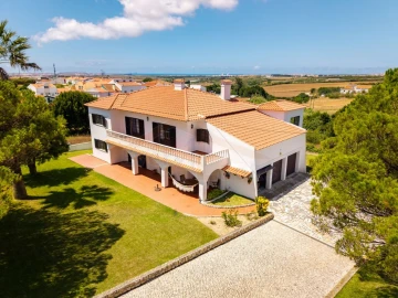 Moradia T5 para Venda em Atouguia da Baleia