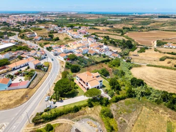 Moradia T5 para Venda em Atouguia da Baleia