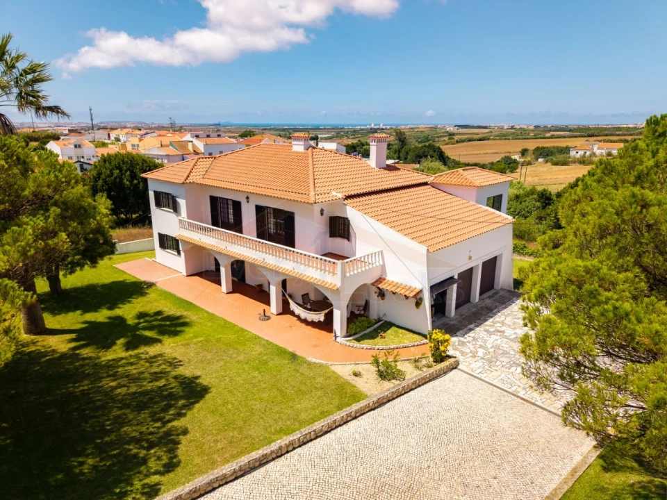 Moradia T5 para Venda em Atouguia da Baleia Foto 41