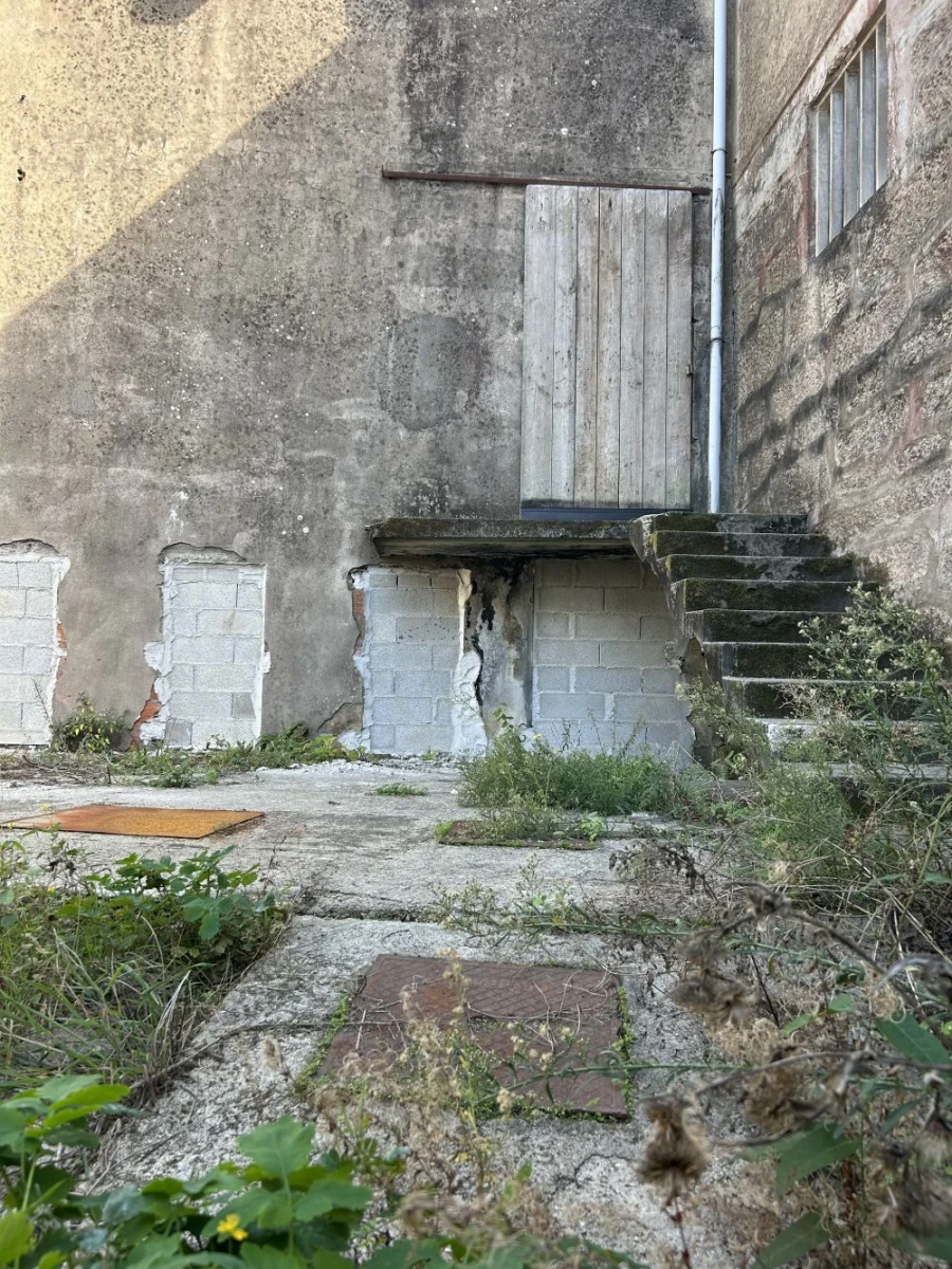 Loja para Venda em Milheiros Foto 13