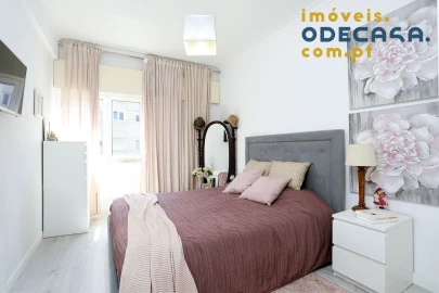 Apartamento T3 para Venda em Póvoa de Santo Adrião e Olival Basto