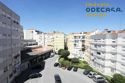 Apartamento T3 para Venda em Póvoa de Santo Adrião e Olival Basto