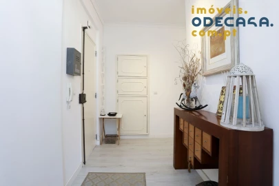 Apartamento T3 para Venda em Póvoa de Santo Adrião e Olival Basto