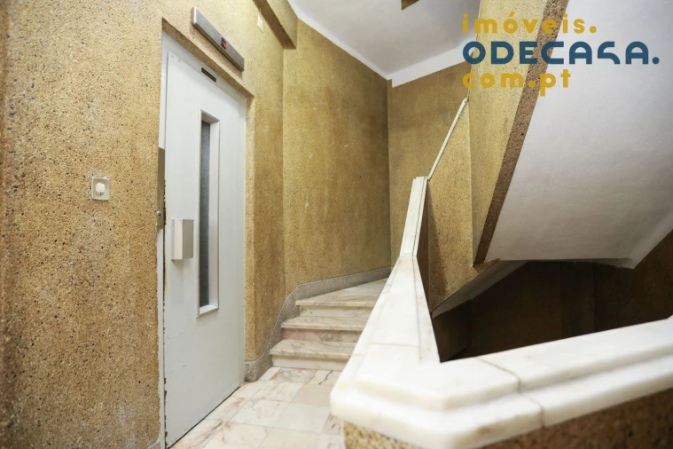 Apartamento T3 para Venda em Póvoa de Santo Adrião e Olival Basto Foto 17