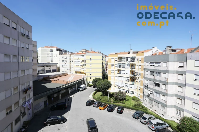 Apartamento T3 para Venda em Póvoa de Santo Adrião e Olival Basto Foto 14