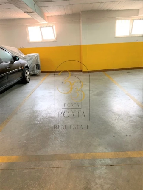 Garagem para Arrendamento em São Vicente