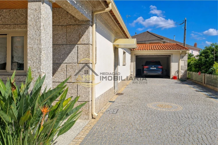 Moradia T3 para Venda em Travassos Foto 9