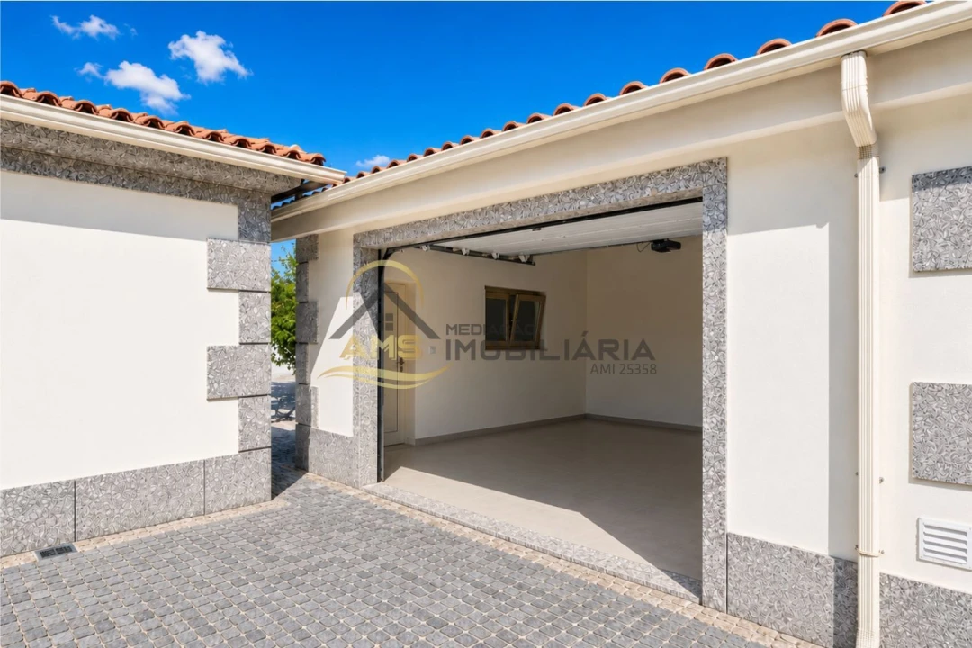 Moradia T3 para Venda em Travassos Foto 11