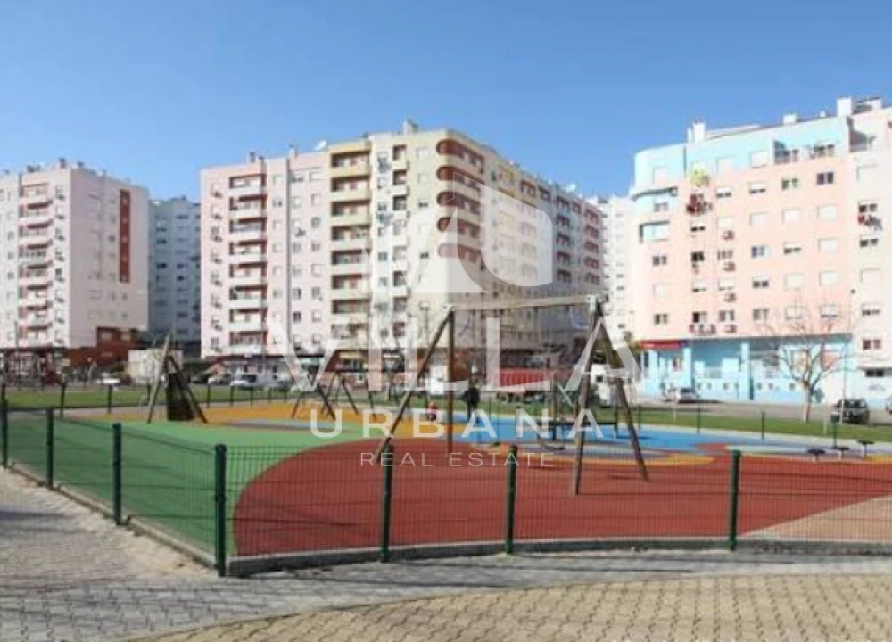 Apartamento T1 para Venda em Corroios Foto 8
