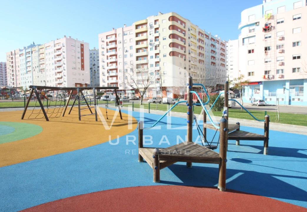 Apartamento T1 para Venda em Corroios Foto 15