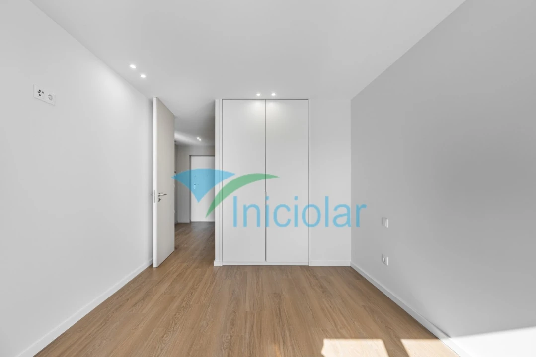 Apartamento T1 para Venda em Cidade da Maia Foto 10