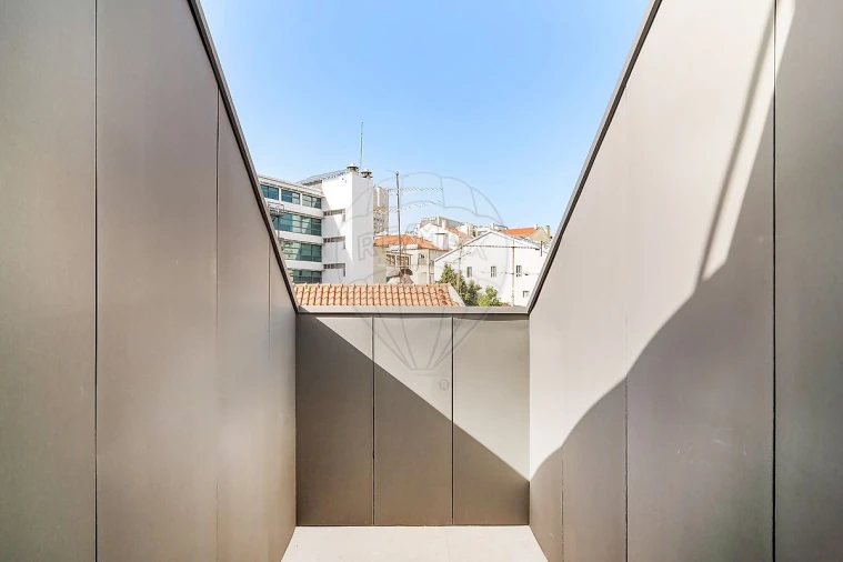 Apartamento T3 para Venda em Santo António Foto 29