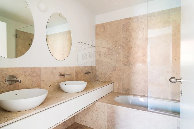 Apartamento T3 para Venda em Santo António Foto 16